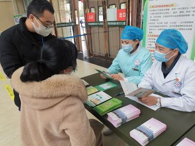 第九九〇醫院舉辦全國肝病日健康咨詢暨文化藝術交流活動