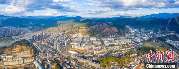 如絲改革再深化丨小縣城錨定現(xiàn)代化 “出大產(chǎn)業(yè)”有汽車的地方 “吹，就有龍泉制造”汽車信息咨詢服務(wù)